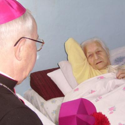 Wizyta Biskupa Pawła Sochy - Wizyta u chorych