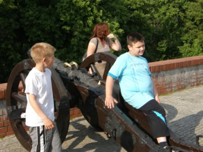 09